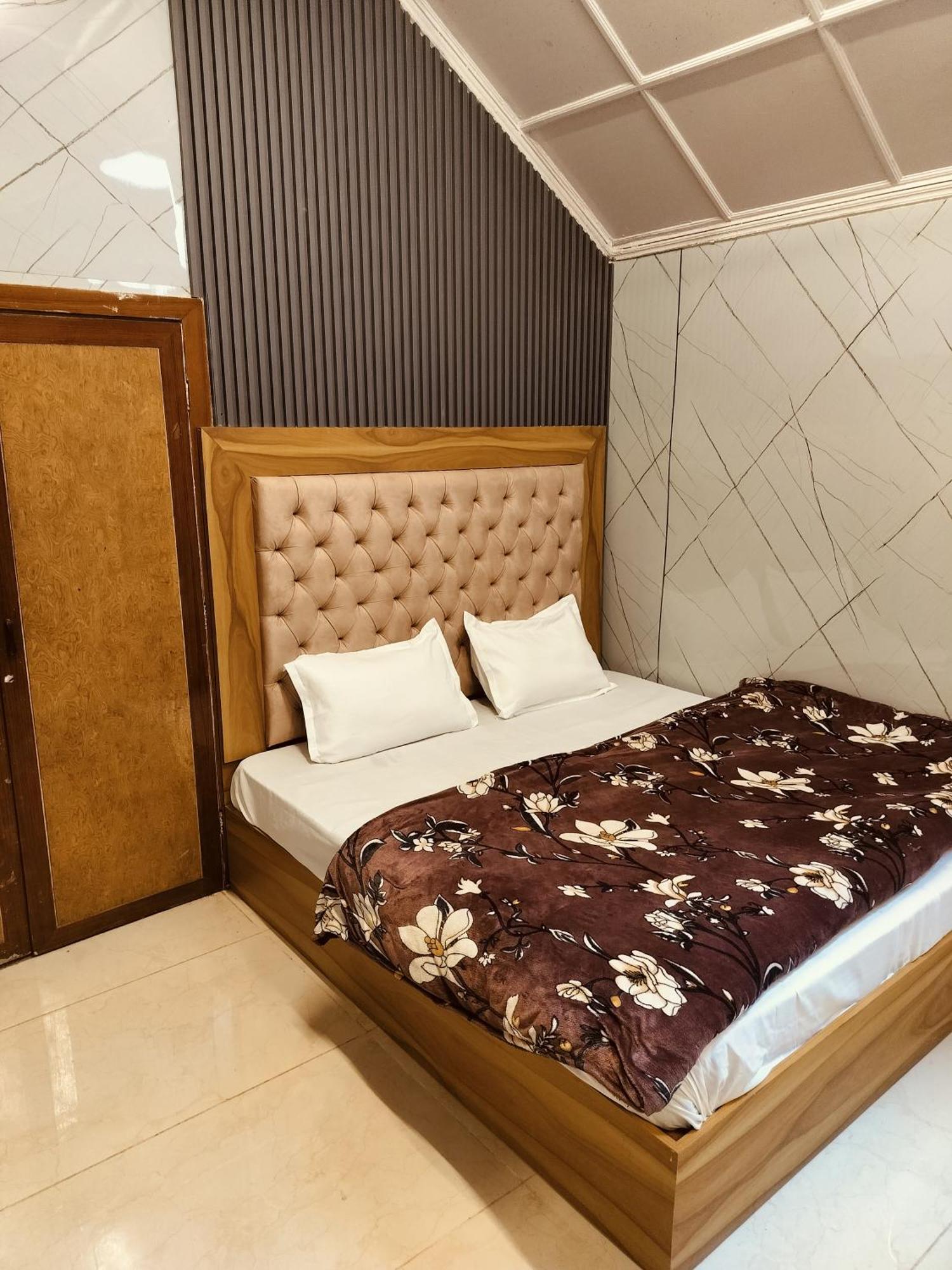 Madan Kunj B & B Mall Road Shimla Exterior photo