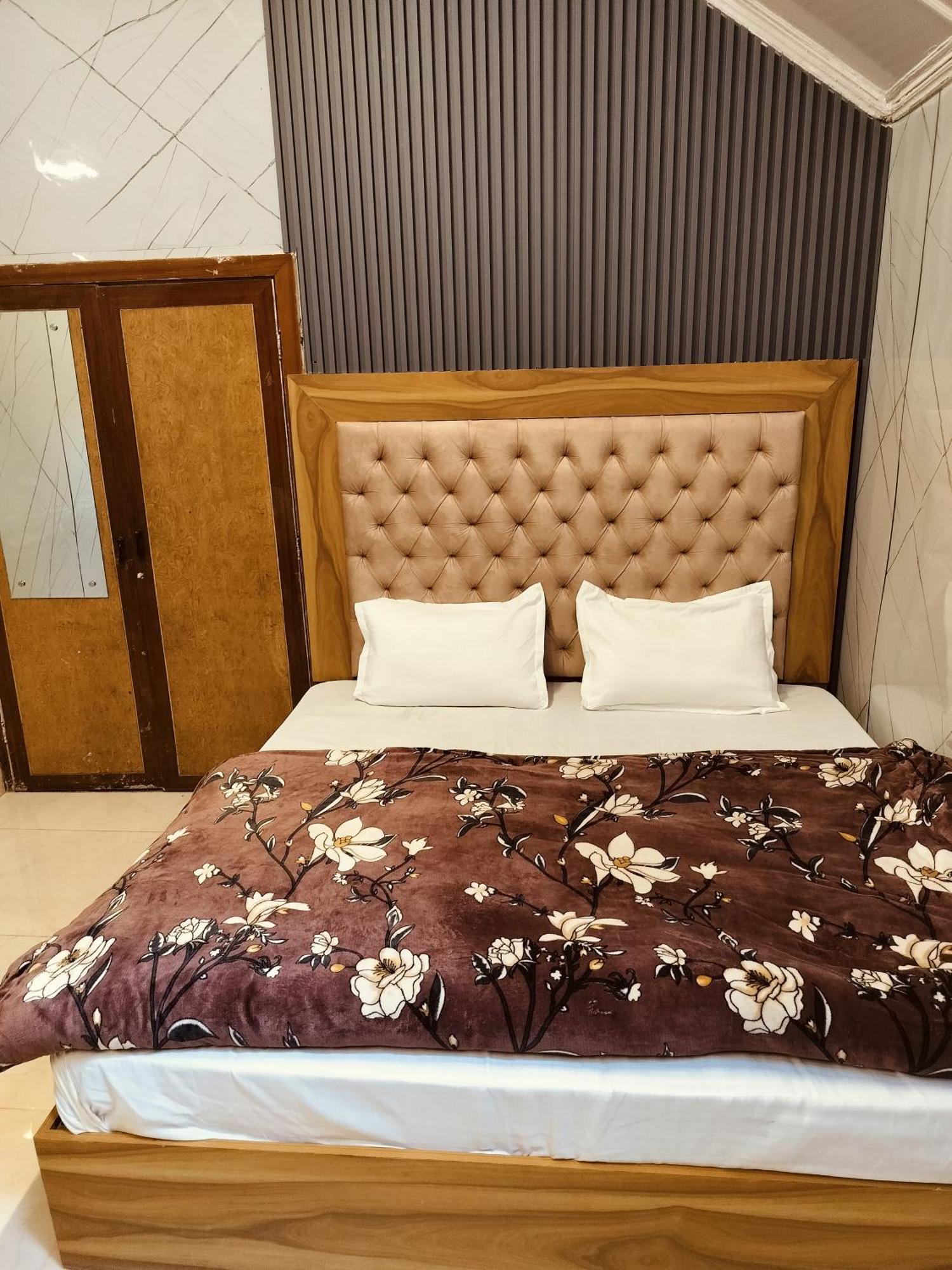 Madan Kunj B & B Mall Road Shimla Exterior photo